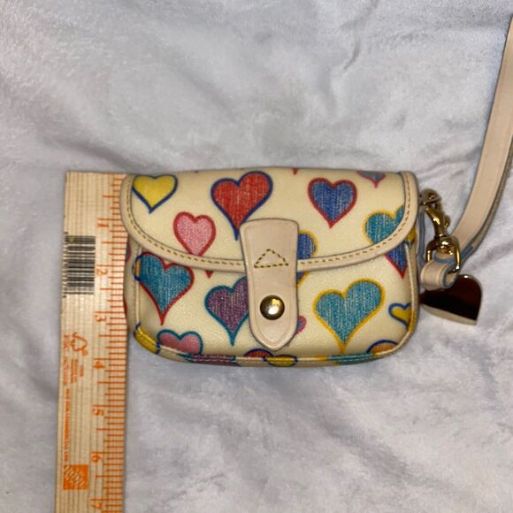 Vintage Hearts Dooney And Bourke Wristlet Wallet Pouch - Picture 12 of 12